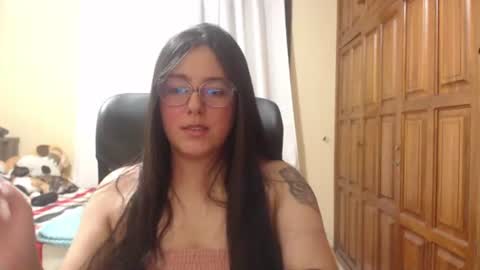 Snapshot of venus_cat_ chatting on July 18, 2026, 4:27 am Venus online show from July 18, 2026, 4:27 am