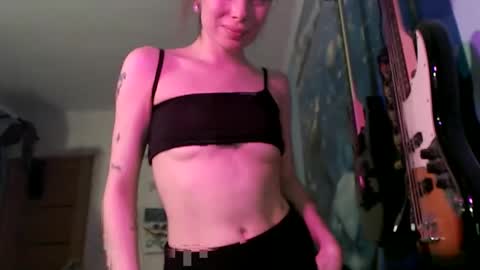 Snapshot of venusxbitch chatting on November 28, 2025, 3:04 pm venusxsweetxangel online show from November 28, 2025, 3:04 pm