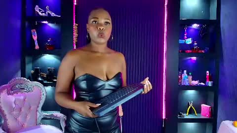 veronica_bdsm online show from August 7, 2026, 12:29 pm