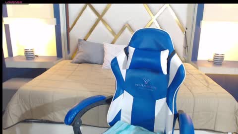 Snapshot of veronica_em1 chatting on April 1, 2026, 1:12 pm VERONICA online show from April 1, 2026, 1:12 pm