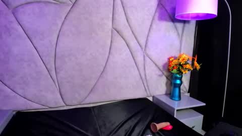 VeronicaCream  online show from May 20, 2026, 4:29 am