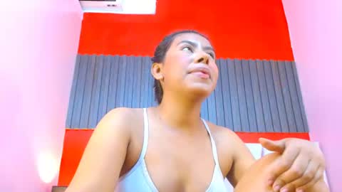 Veronica Robles online show from July 7, 2026, 6:34 pm