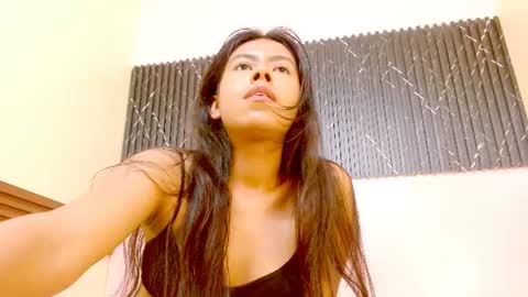 Veronica Robles online show from July 28, 2026, 8:23 pm