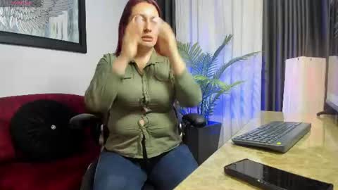 Snapshot of victoriapaker chatting on June 12, 2026, 11:42 am victoriapaker online show from June 12, 2026, 11:42 am