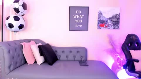 Victoriazans online show from July 10, 2026, 11:35 am