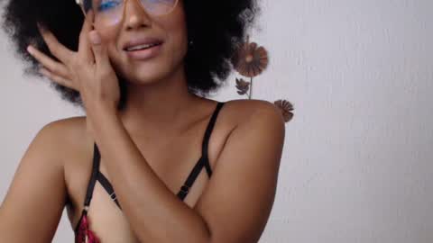 viiolettaaa online show from July 8, 2026, 9:41 pm