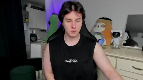 Vincent Strong online show from April 25, 2026, 1:14 pm