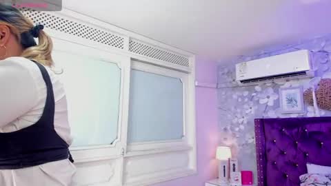 Snapshot of violeta_medina chatting on July 17, 2026, 3:13 am violeta_medina online show from July 17, 2026, 3:13 am