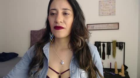 Snapshot of violeta_scott_ chatting on June 4, 2026, 12:11 pm violeta_scott_ online show from June 4, 2026, 12:11 pm