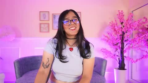 Snapshot of violetjonesx chatting on May 20, 2026, 11:38 am violetjonesx online show from May 20, 2026, 11:38 am