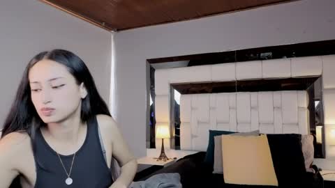 violetskinny online show from June 2, 2026, 7:05 pm