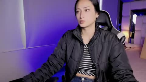 violetskinny online show from June 3, 2026, 7:08 pm