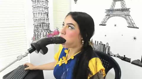 Snapshot of violett_collinss chatting on June 6, 2026, 1:32 am violett_collinss online show from June 6, 2026, 1:32 am