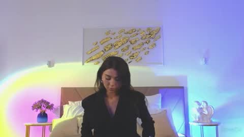 Snapshot of violetta_finch chatting on May 18, 2026, 10:21 am violetta_finch online show from May 18, 2026, 10:21 am