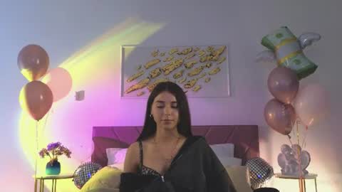 violetta_finch online show from June 16, 2026, 10:29 am