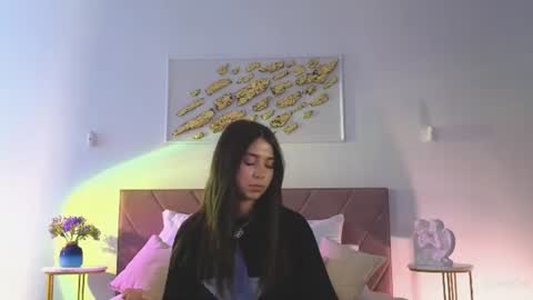 violetta_finch online show from July 15, 2026, 1:16 pm