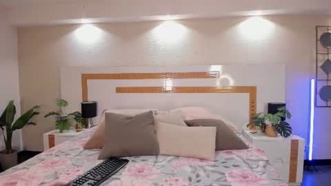 Violettaa online show from July 2, 2026, 3:34 am
