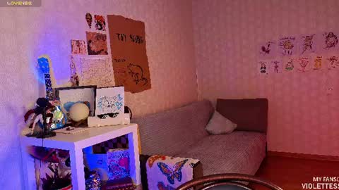Snapshot of violettesss chatting on July 17, 2026, 6:35 pm Vi Best on my Fansly online show from July 17, 2026, 6:35 pm