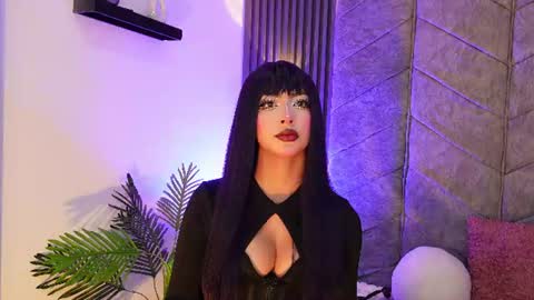 viollettebylyly online show from June 23, 2026, 12:25 pm