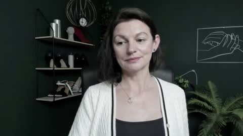 Snapshot of vivian_dream chatting on July 7, 2026, 6:47 am Vivian online show from July 7, 2026, 6:47 am