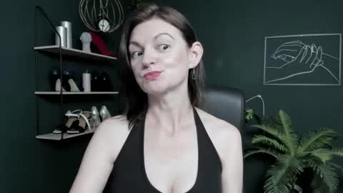 Snapshot of vivian_dream chatting on July 21, 2026, 5:54 am Vivian online show from July 21, 2026, 5:54 am