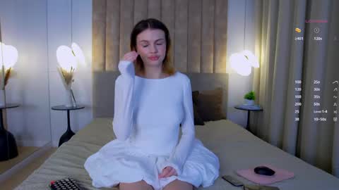 Sophia online show from June 1, 2026, 7:37 pm