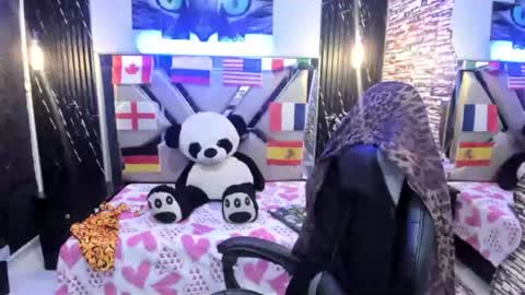 Snapshot of vivienne_hadid chatting on June 14, 2026, 8:11 pm vivienne hadid online show from June 14, 2026, 8:11 pm