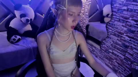 vivienne hadid online show from July 17, 2026, 10:14 pm