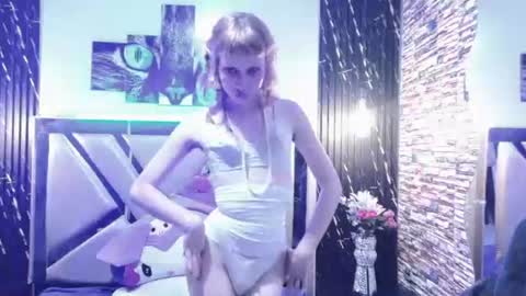 vivienne hadid online show from July 29, 2026, 9:24 pm