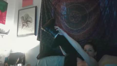 vixen1222 online show from June 7, 2026, 2:05 am