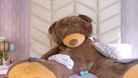 Snapshot of vixen_flutter chatting on May 16, 2026, 12:04 pm Vixen online show from May 16, 2026, 12:04 pm