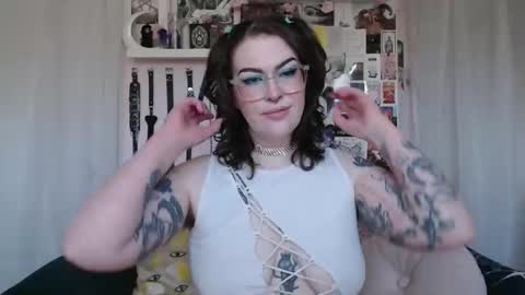 Snapshot of vixinvvitch chatting on May 22, 2026, 2:55 pm VIXIN online show from May 22, 2026, 2:55 pm