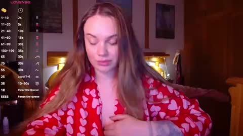 Lana online show from July 1, 2026, 8:52 pm