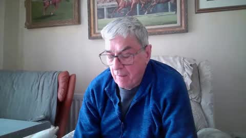 whitebriefs009 online show from May 7, 2026, 4:01 pm