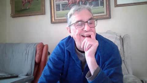whitebriefs009 online show from May 13, 2026, 11:40 am
