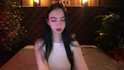 Alena online show from April 26, 2026, 5:49 am