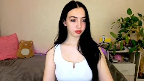 Alena online show from May 17, 2026, 5:27 am