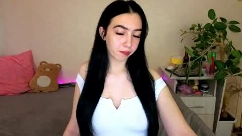 Alena online show from May 19, 2026, 5:03 am