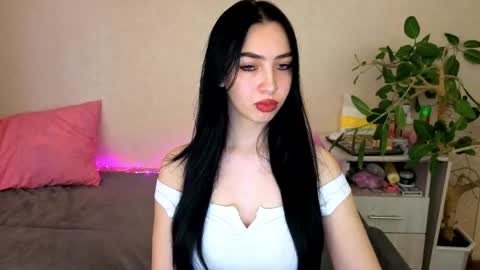 Alena online show from May 20, 2026, 5:13 am