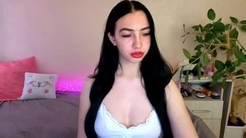 Alena online show from May 26, 2026, 4:08 am
