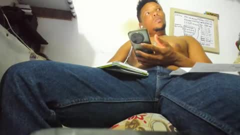 Snapshot of wilfer484725 chatting on May 11, 2026, 5:32 pm wilfer online show from May 11, 2026, 5:32 pm