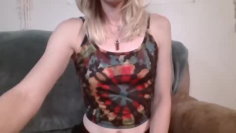 willowxo223 online show from June 13, 2026, 5:05 am