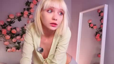 wow_angel online show from August 2, 2026, 5:39 am