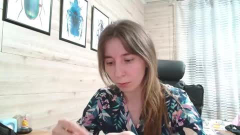 Anna  online show from April 29, 2026, 3:16 pm