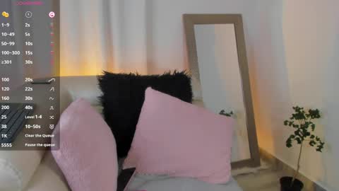 xena_bush online show from April 22, 2026, 9:01 am