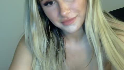 Lacey Loo online show from June 21, 2026, 6:49 am