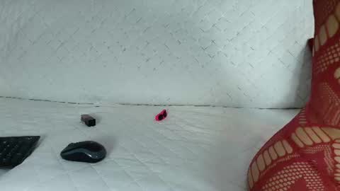 Lil Luna online show from June 30, 2026, 3:29 am
