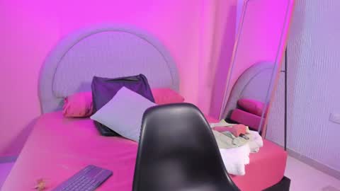 Snapshot of yeika_foxy chatting on June 18, 2026, 11:36 am yeika_foxy online show from June 18, 2026, 11:36 am