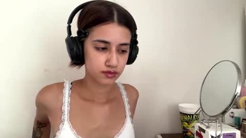 Julia 3 online show from July 6, 2026, 1:08 pm