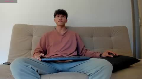 Snapshot of yizus_bonz chatting on July 18, 2026, 9:29 pm yizus_bonz online show from July 18, 2026, 9:29 pm